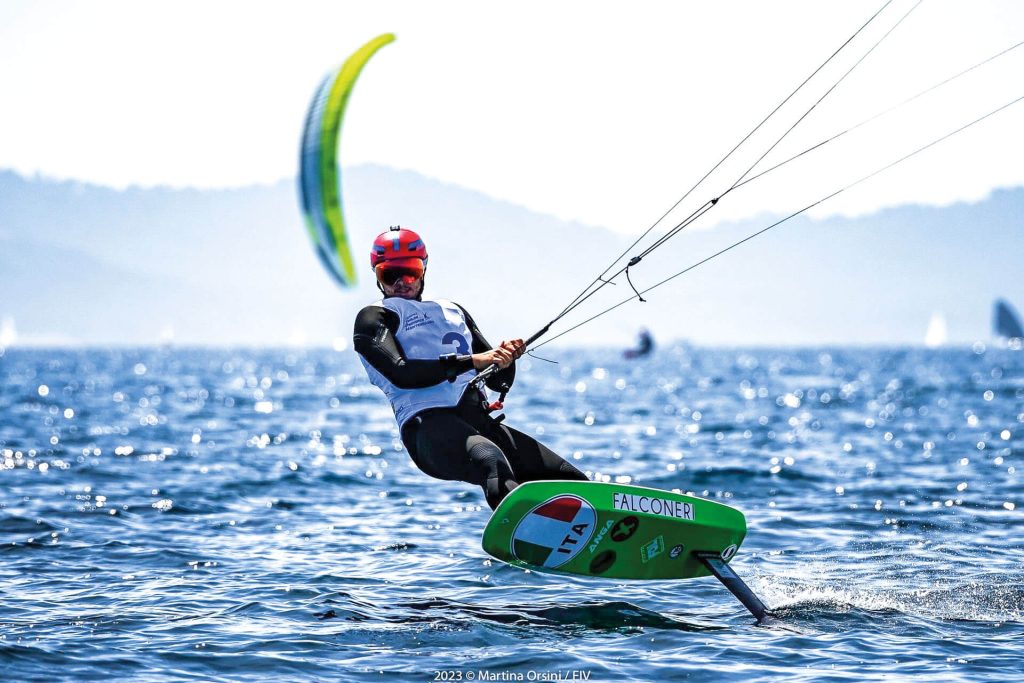 Lorenzo Boschetti in volo sul mare