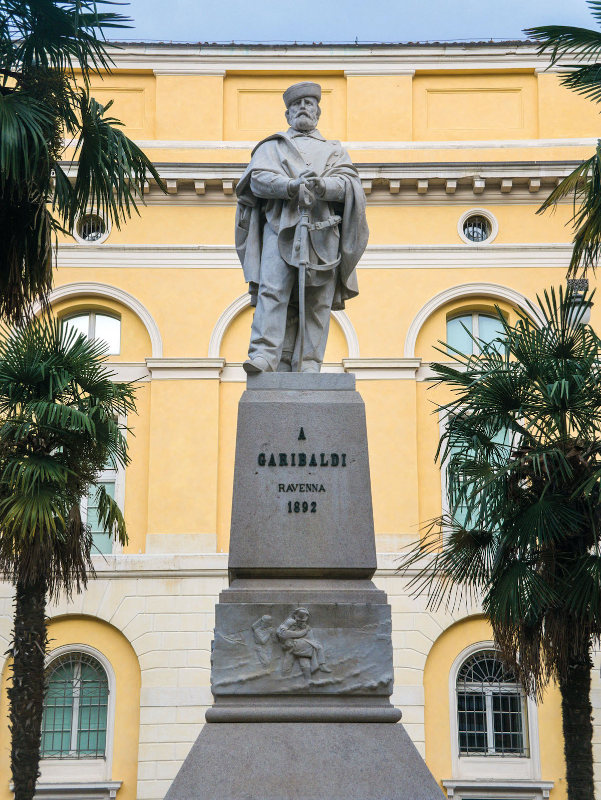 Piazza Garibaldi tra storia e curiosità