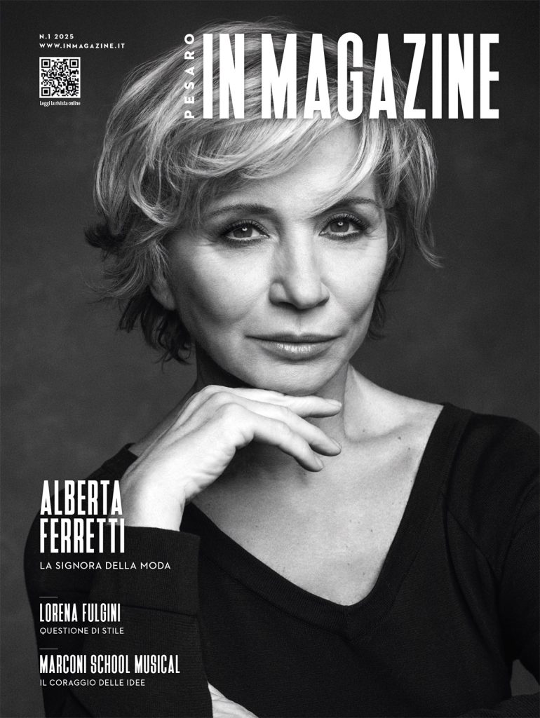 Alberta Ferretti in copertina di Pesaro IN Magazine 1/2025