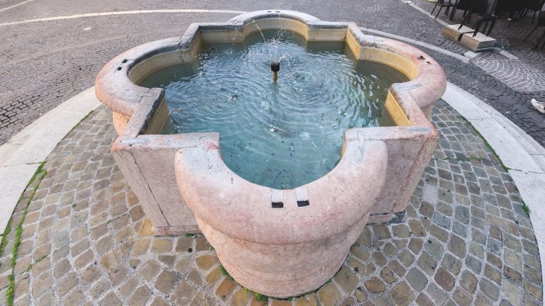 Fontana del Trebbio tra le antiche fonti di Pesaro