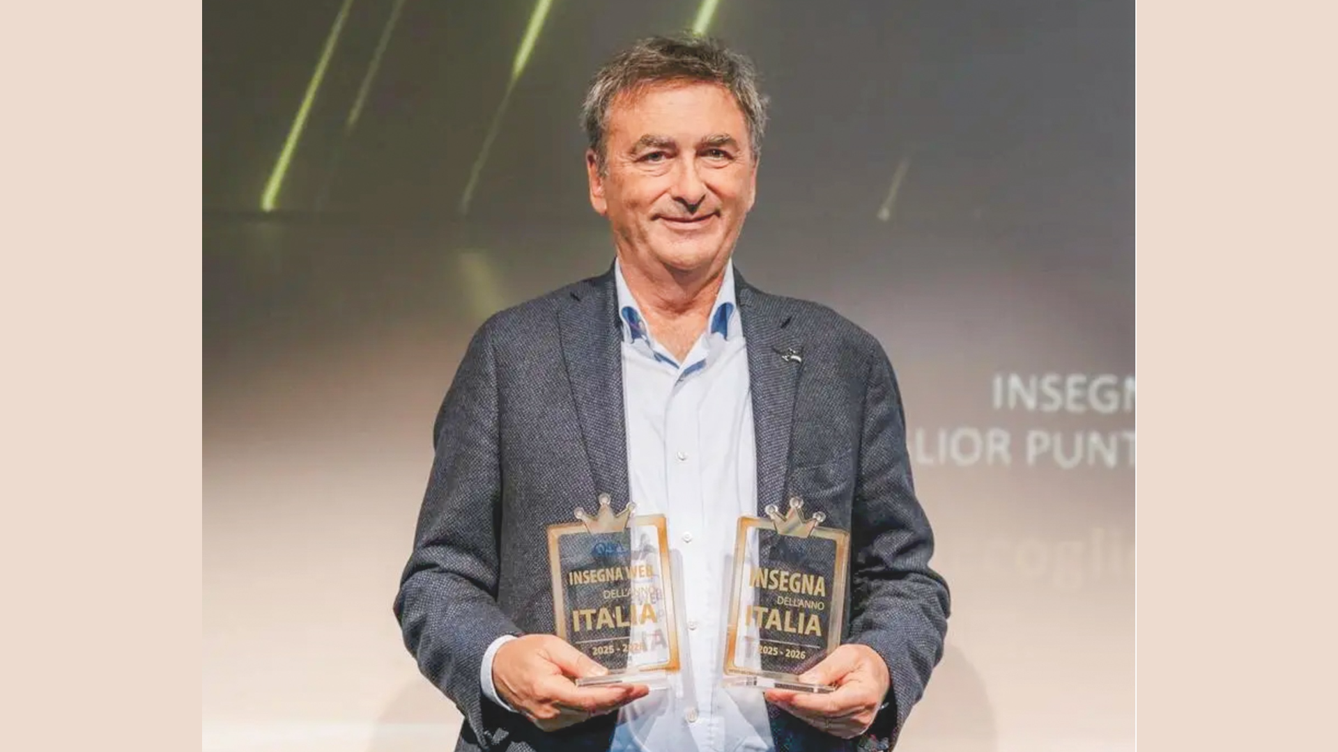 Sabbioni e il doppio premio 'Insegna dell'anno'
