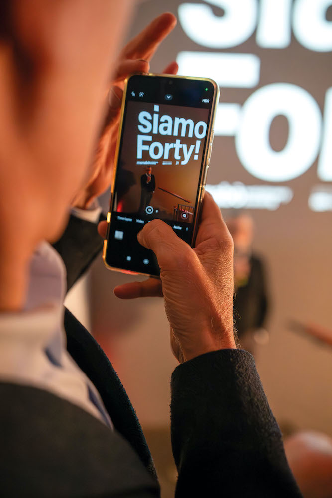 Siamo Forty: anniversari d'agenzia